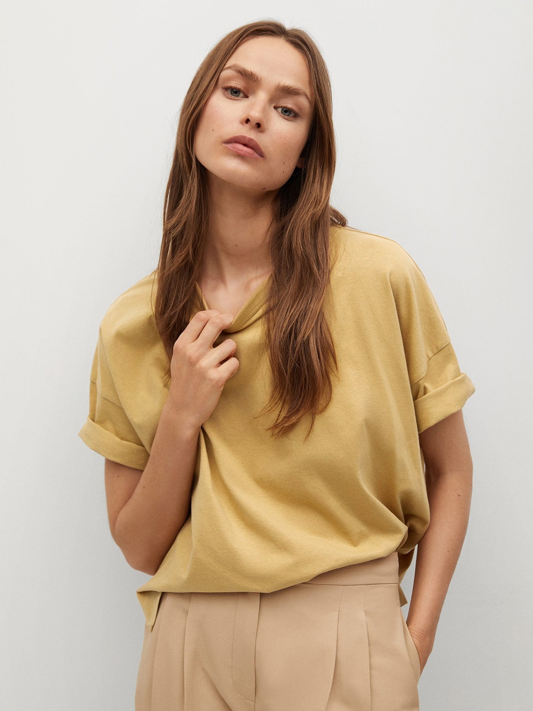 

MANGO Women Khaki Solid Round Neck Organic Cotton T-shirt With Drop-Shoulder Sleeves