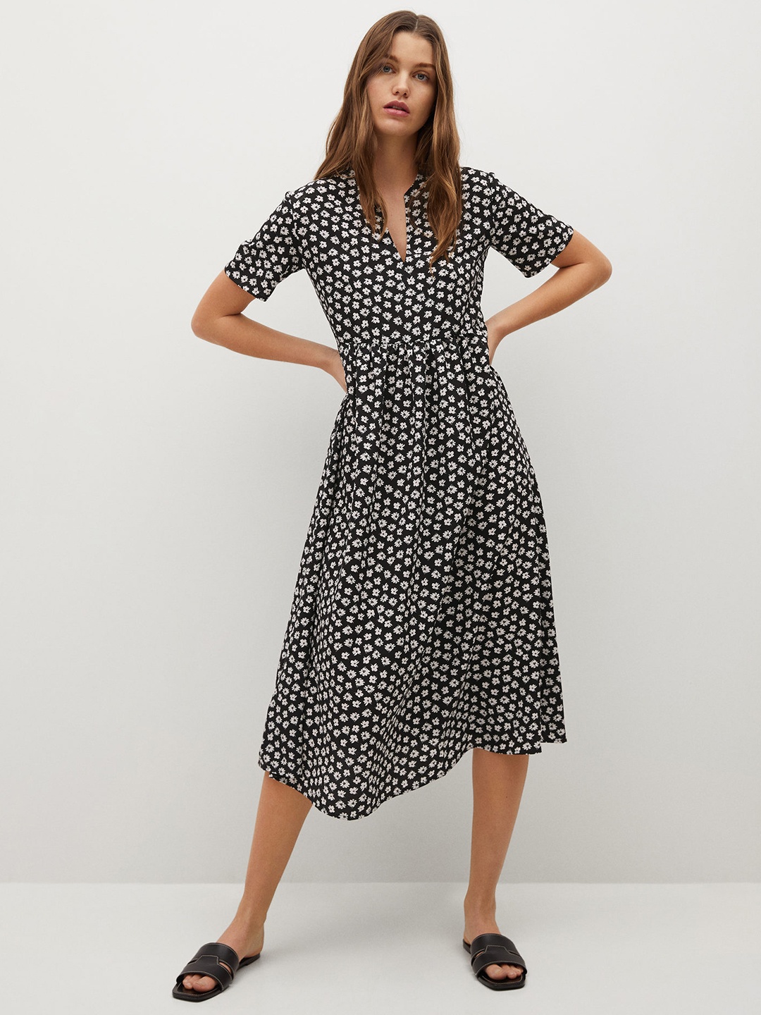 

MANGO Women Black & White Ditsy Floral Printed A-Line Dress
