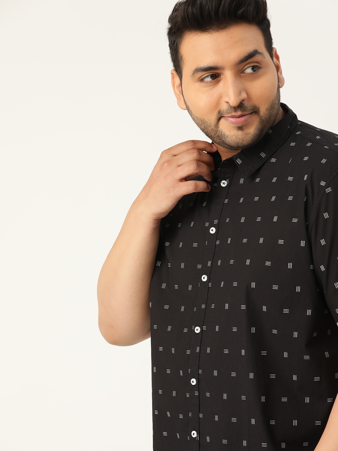

Sztori Men Plus Size Black & White Regular Fit Pure Cotton Printed Casual Shirt