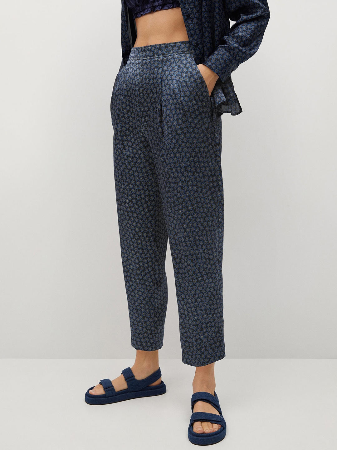 

MANGO Women Navy Blue Floral Printed Straight Fit Cropped Regular Trousers