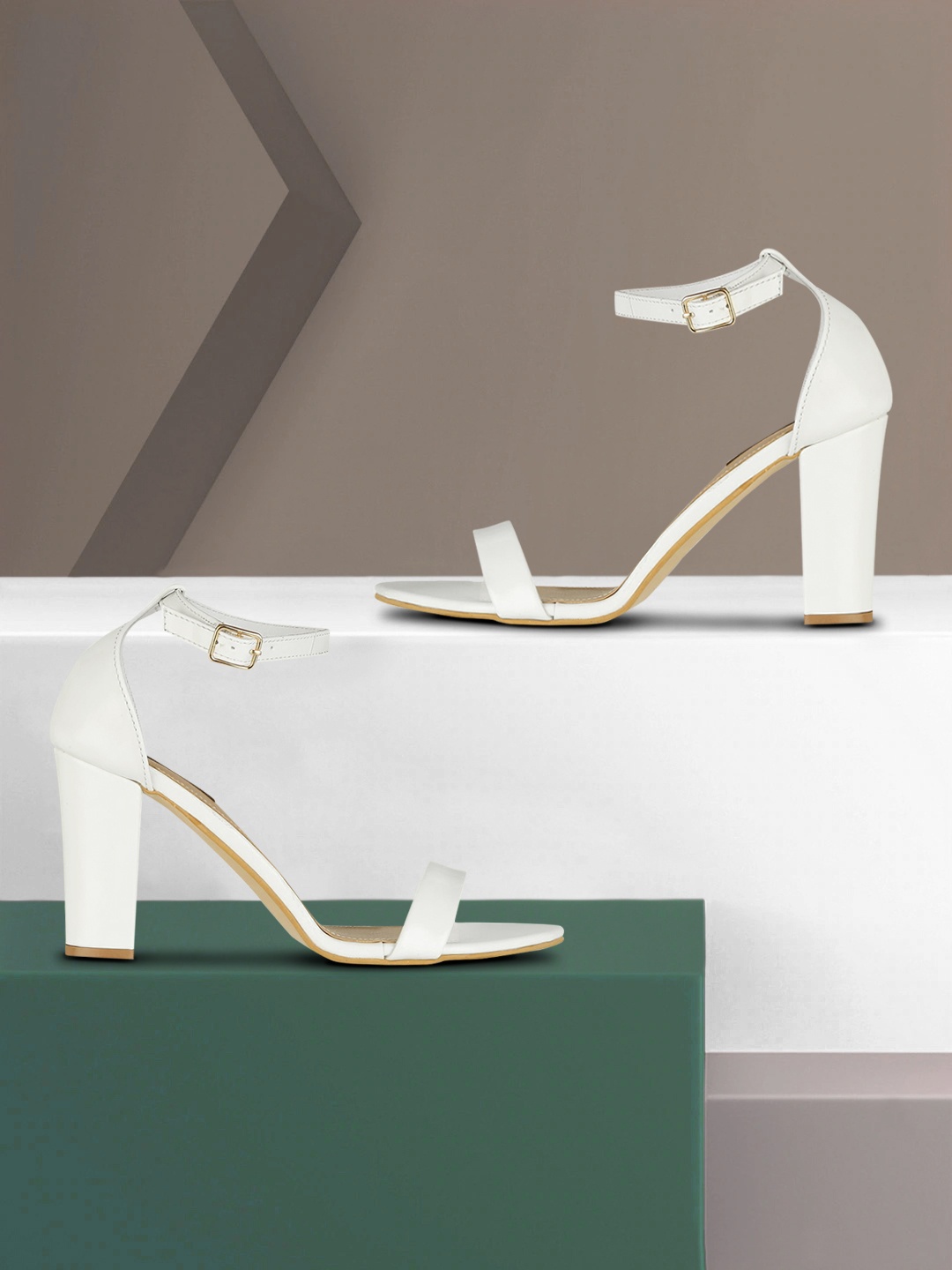 

Flat n Heels Women White Solid Sandals