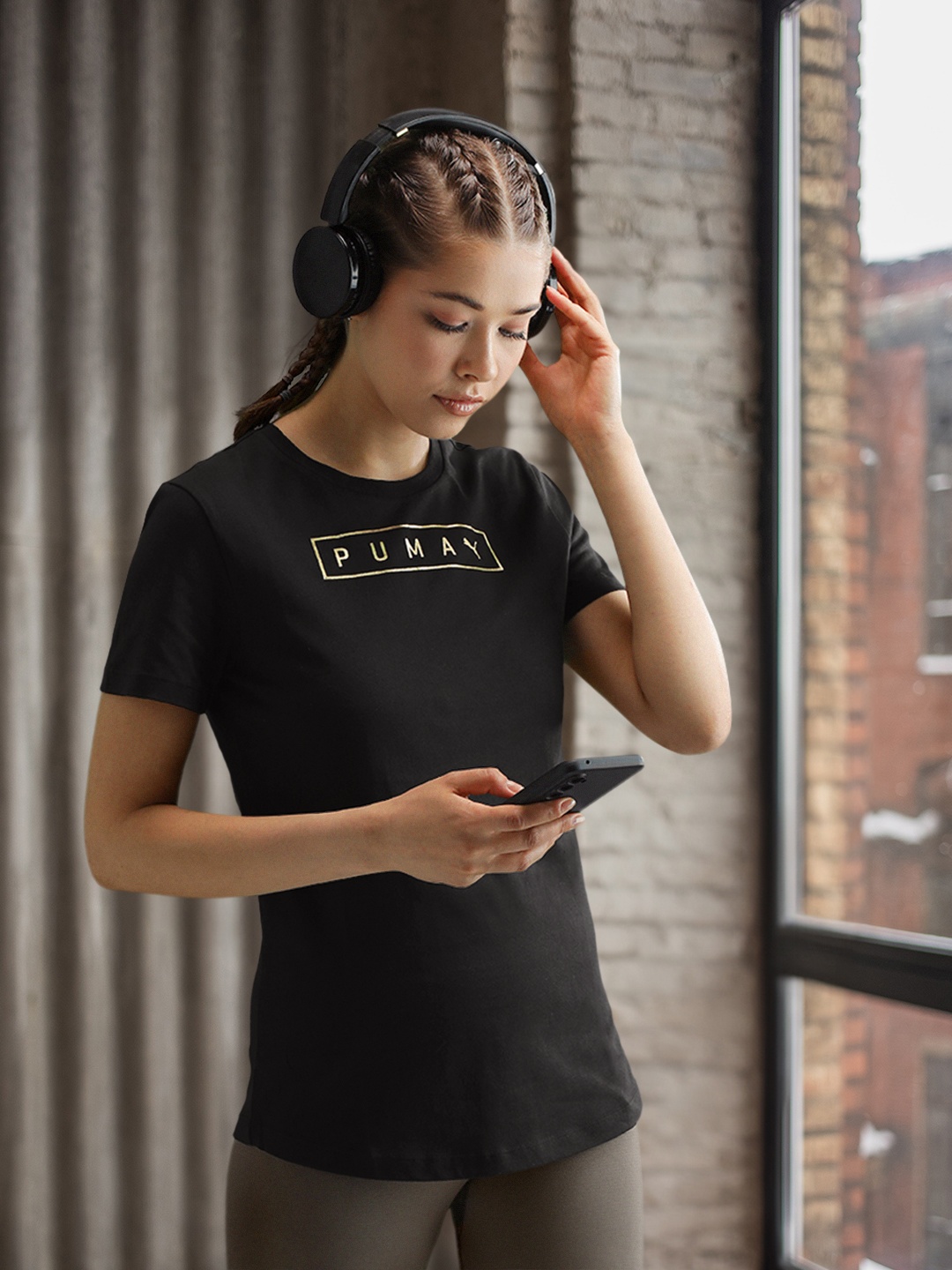 

Puma Women Black Brand Logo Printed Graphic 18 Regular Fit T-shirt