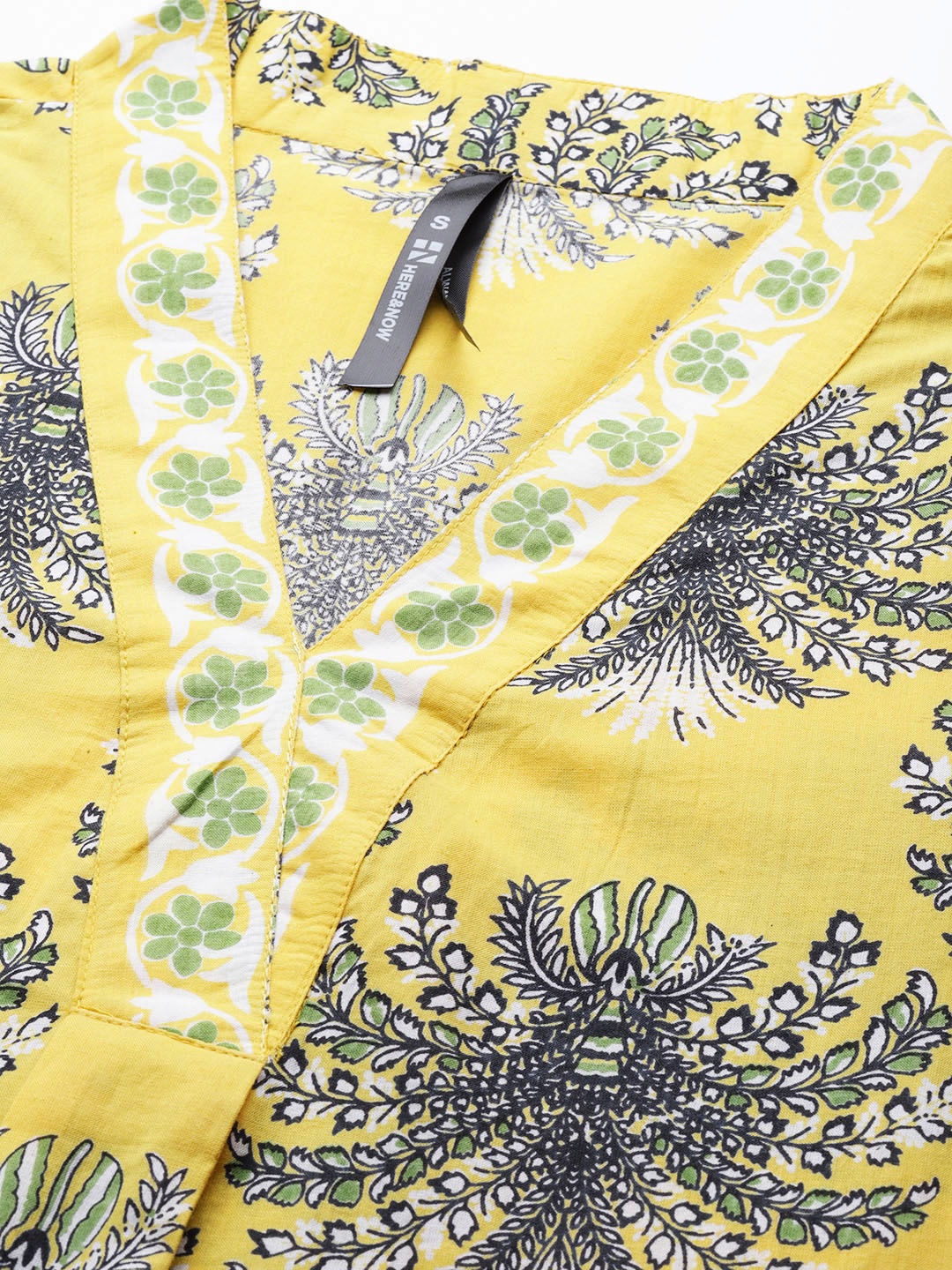 

HERE&NOW Women Yellow & Black Floral Printed Pure Cotton Straight Kurta
