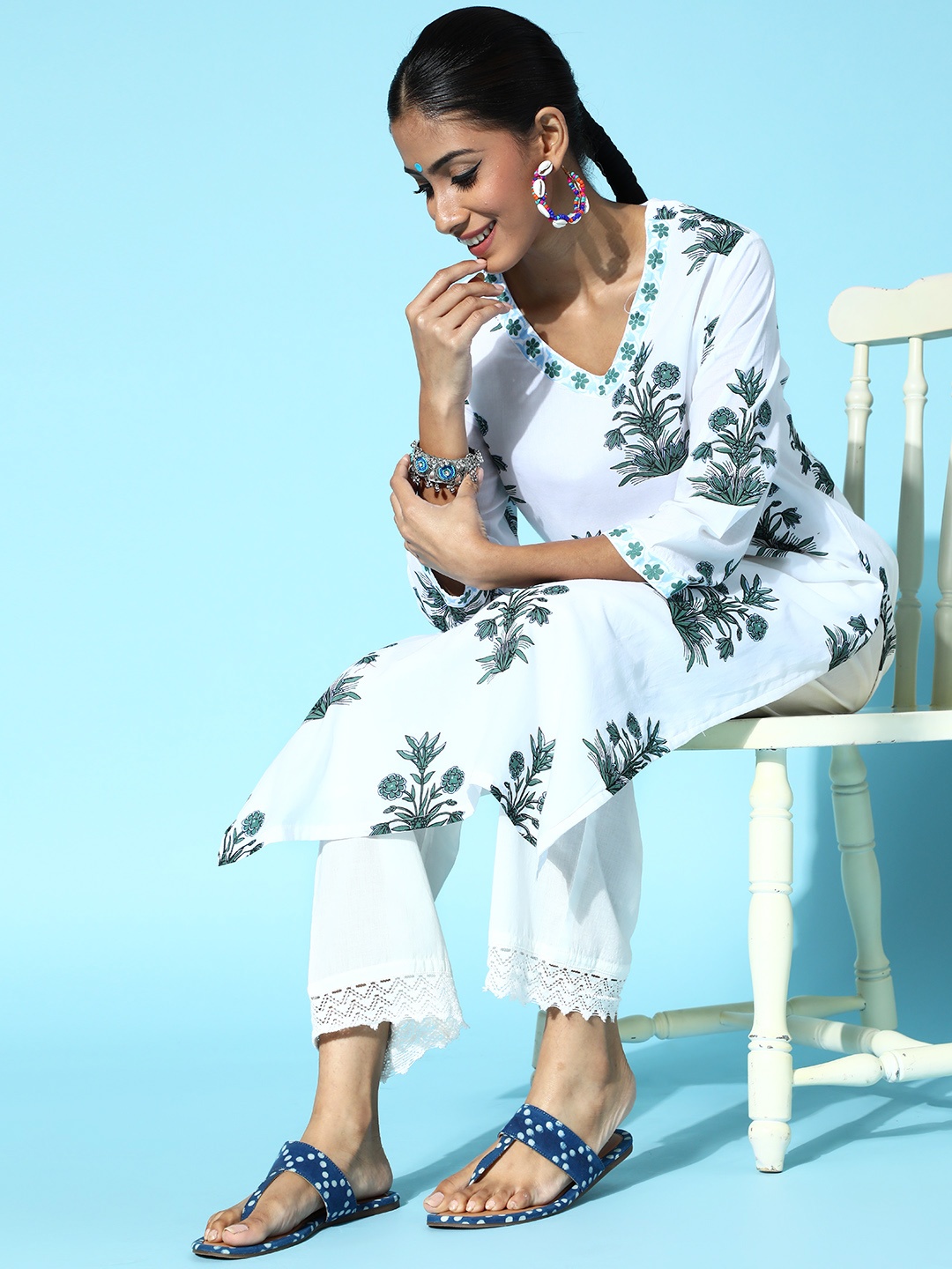 

HERE&NOW Women White & Green Ethnic Motifs Printed Pure Cotton Straight Kurta