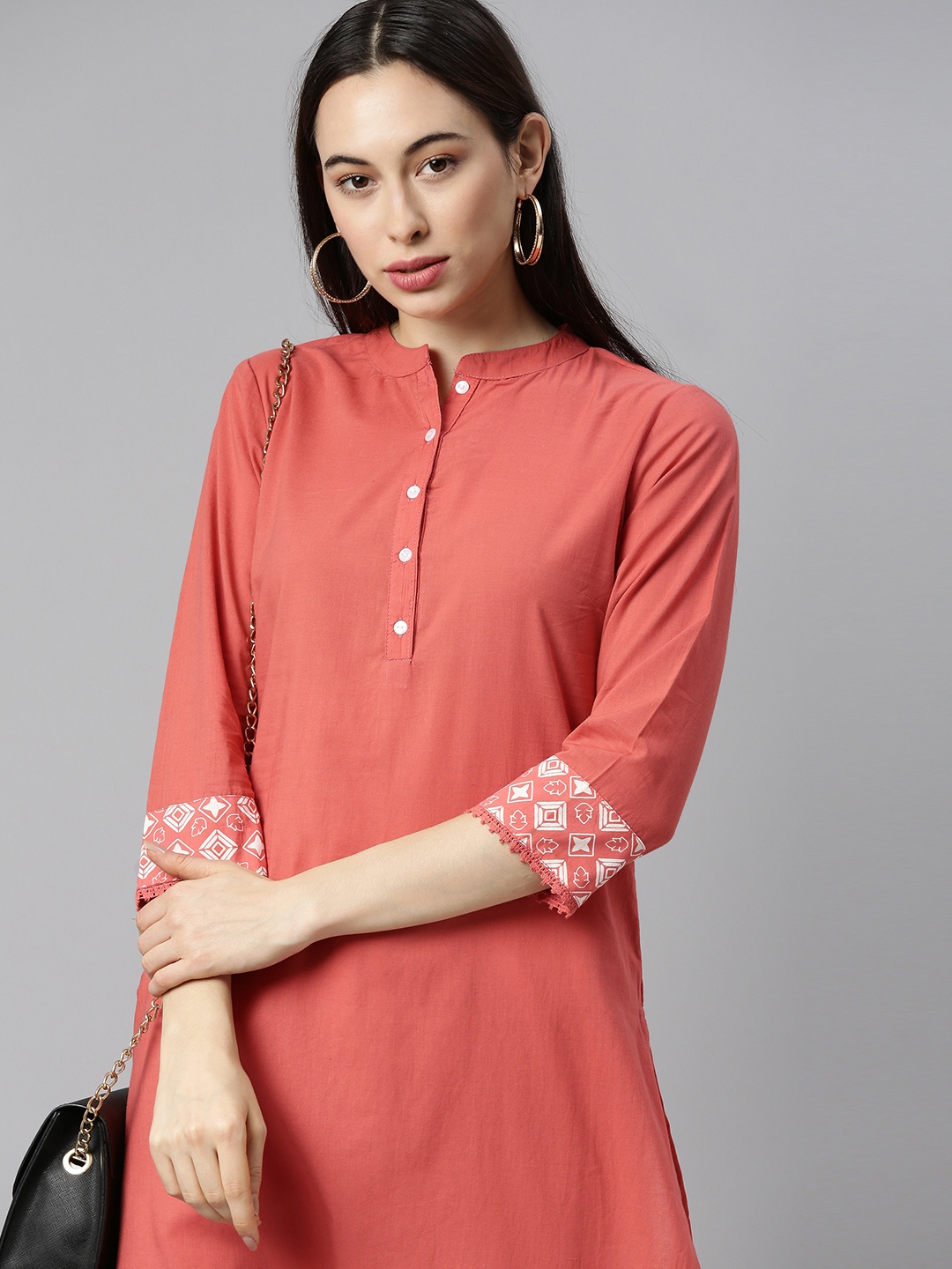 

HERE&NOW Women Coral Pink Solid Mandarin Collar Kurta