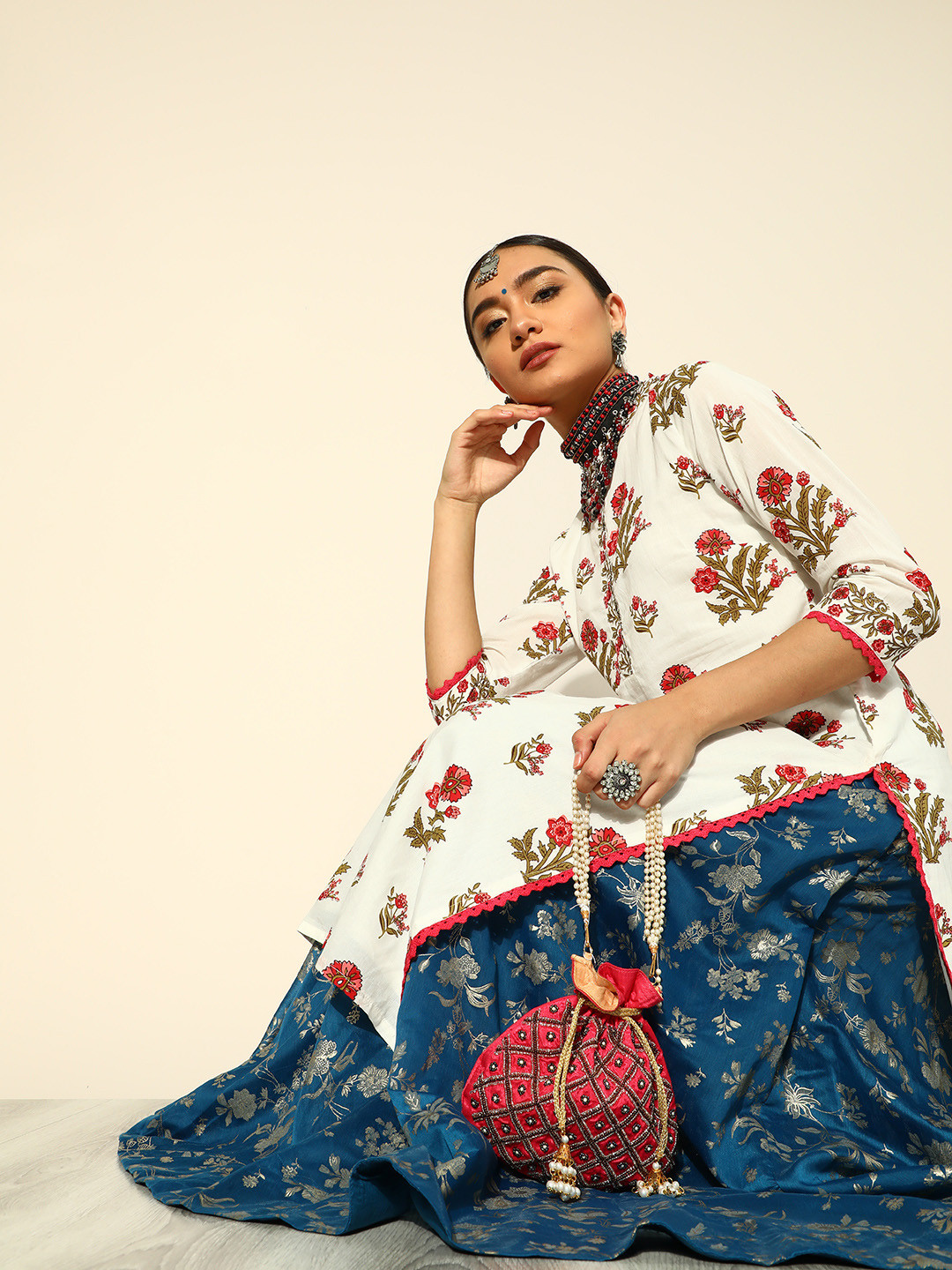 

HERE&NOW Classic White and Red Printed kurta