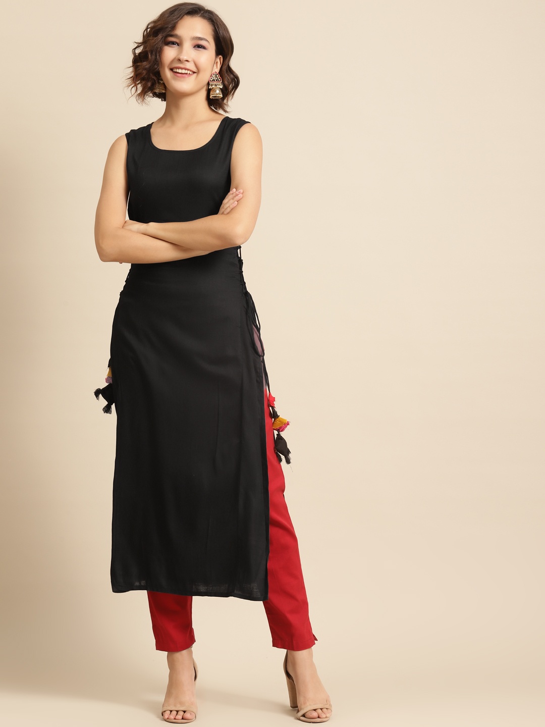 

DIVA WALK Women Black Solid Sleeveless Kurta