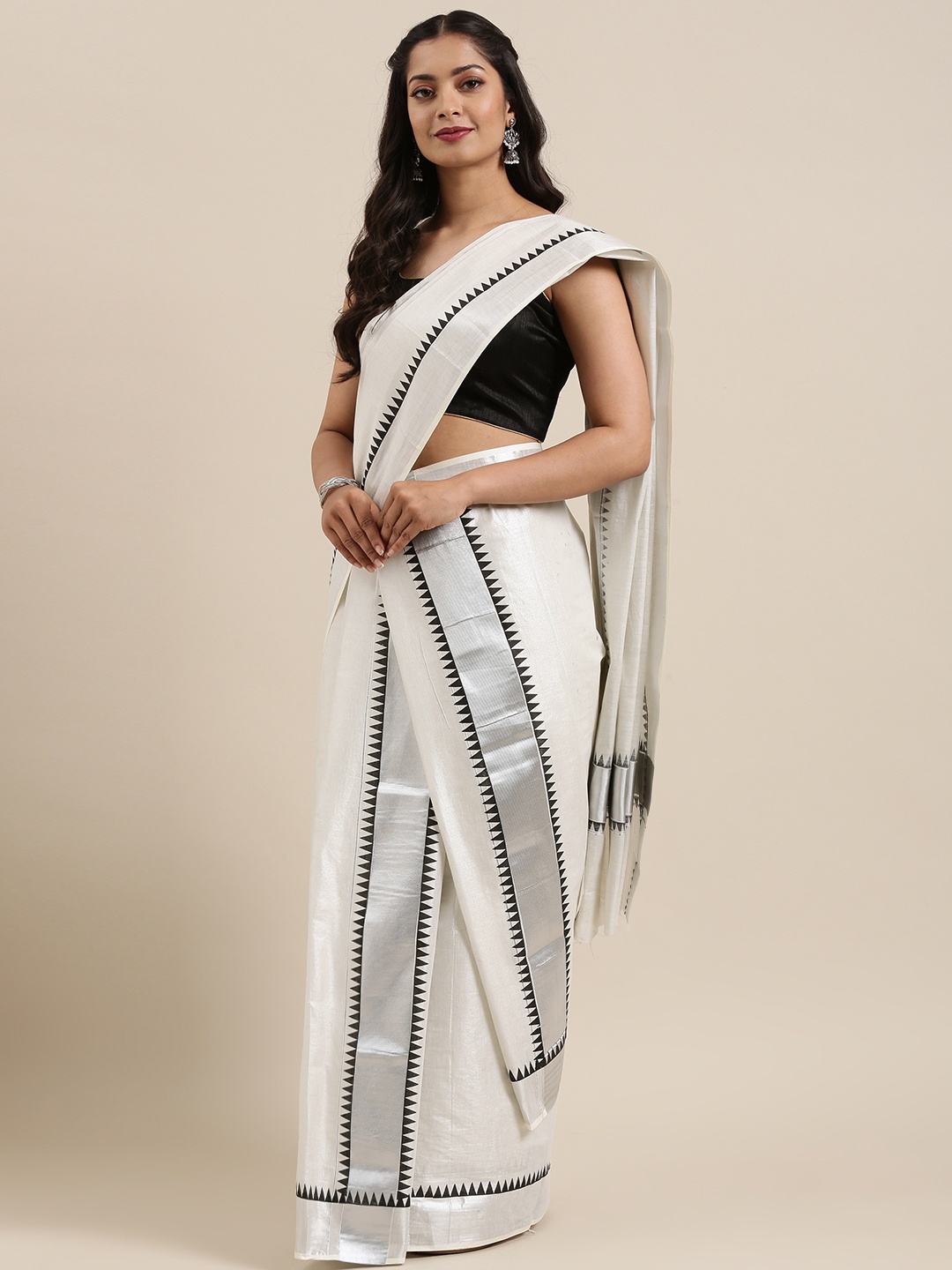 

Mitera Silver-Toned & Black Pure Cotton Solid Handloom Kasavu Mundu Saree