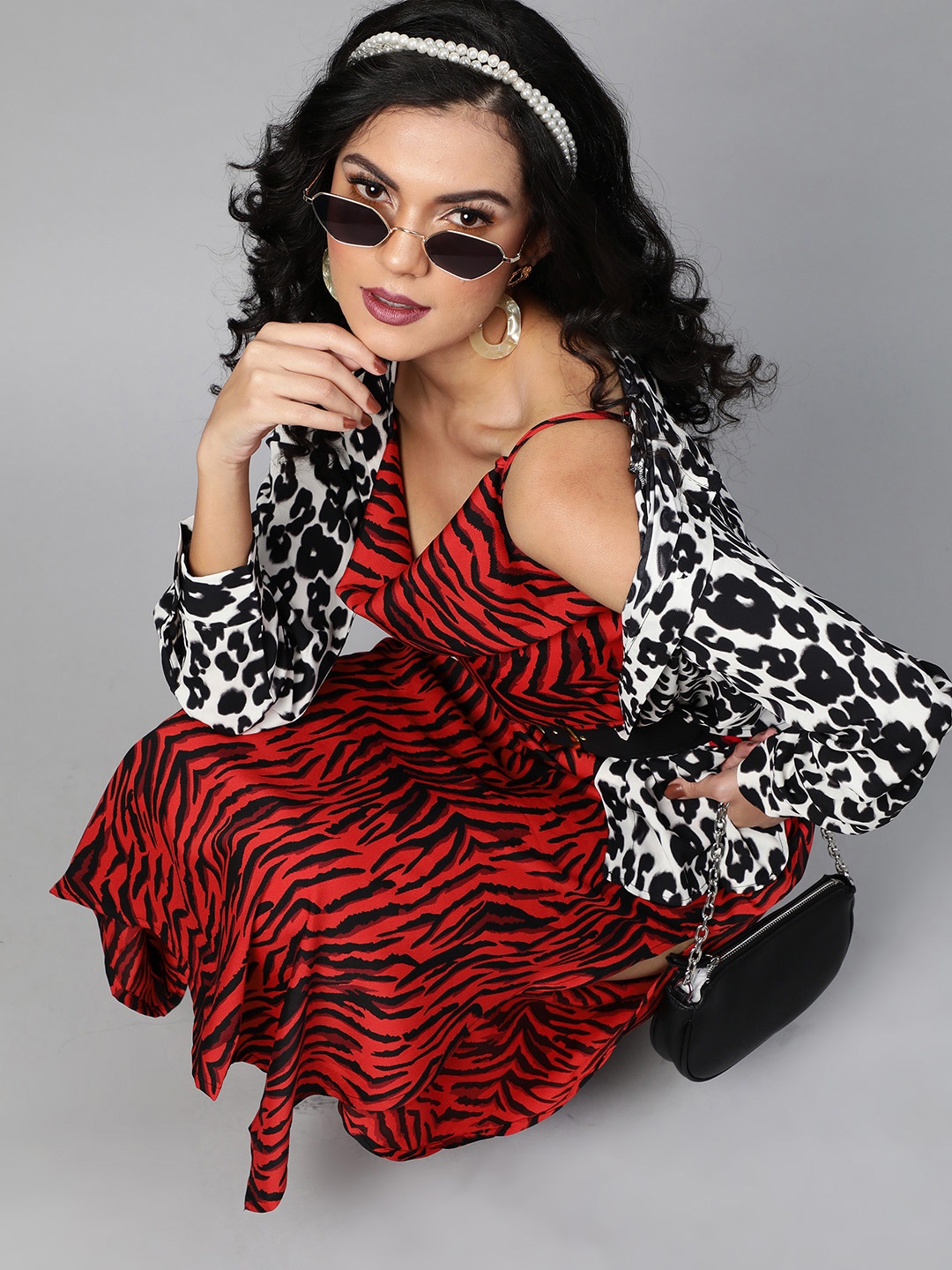 

plusS Marvellous Red and Black Animal Printed High-Slit A-Line Dress