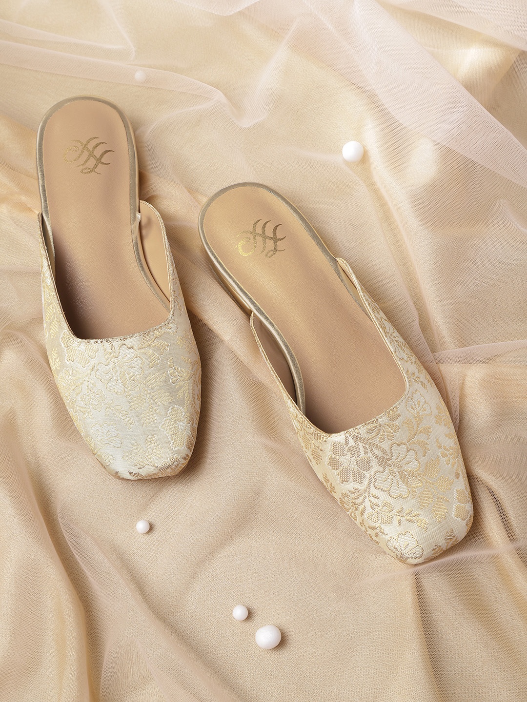 

House of Pataudi Women Gold-Toned Woven Design Mules