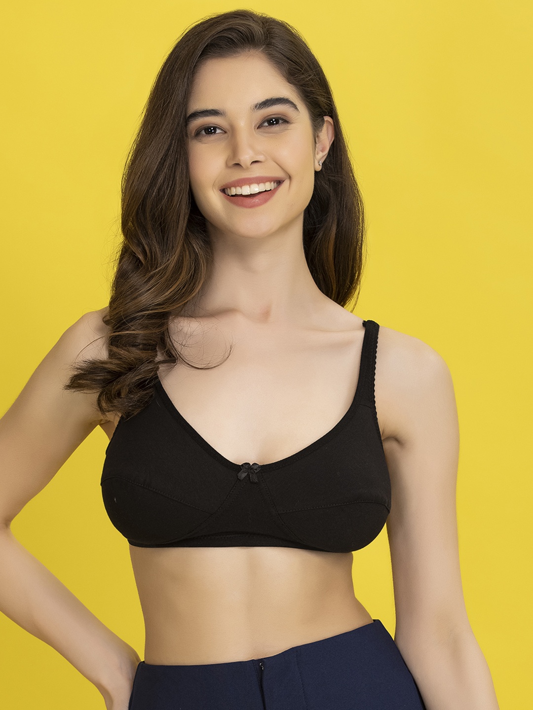 

Clovia Non-Padded Non-Wired Full Cup Bra, Black