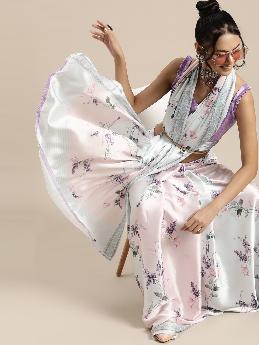 

Saree mall White & Pink Satin Printed Saree