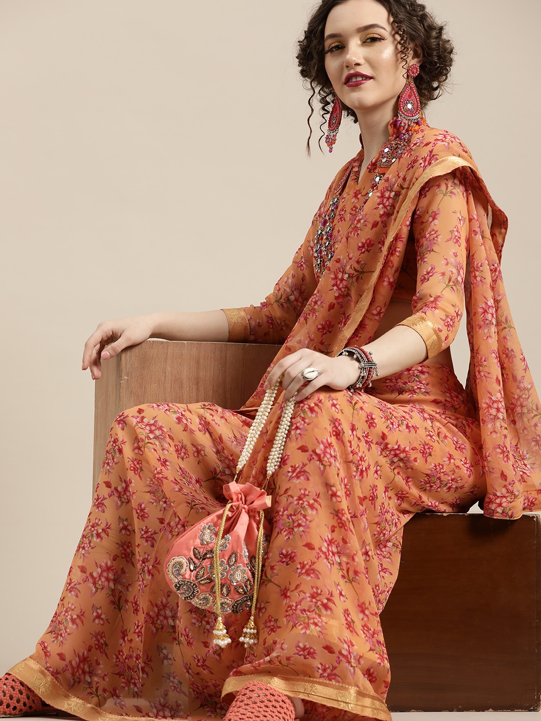 

Saree mall Peach-Coloured & Red Printed Bagru Saree