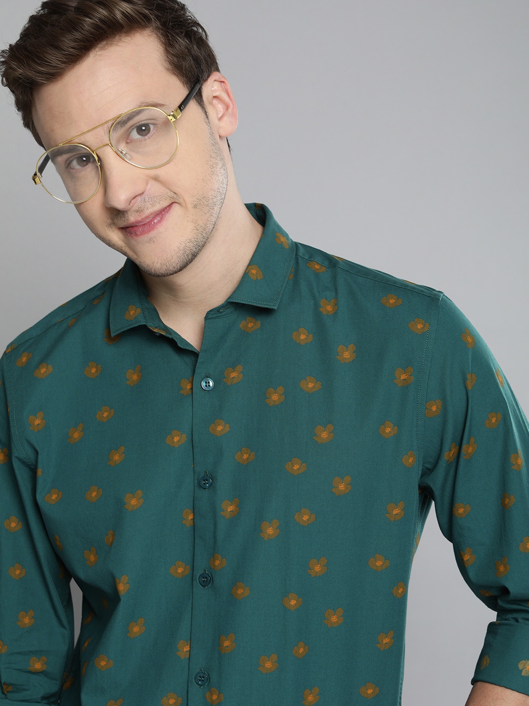 

Mast & Harbour Men Teal Green Floral Printed Cotton Casual Shirt
