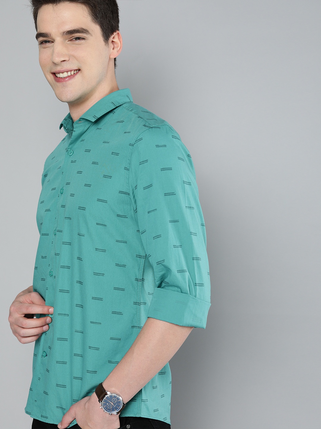 

Mast & Harbour Men Teal Printed Shirt