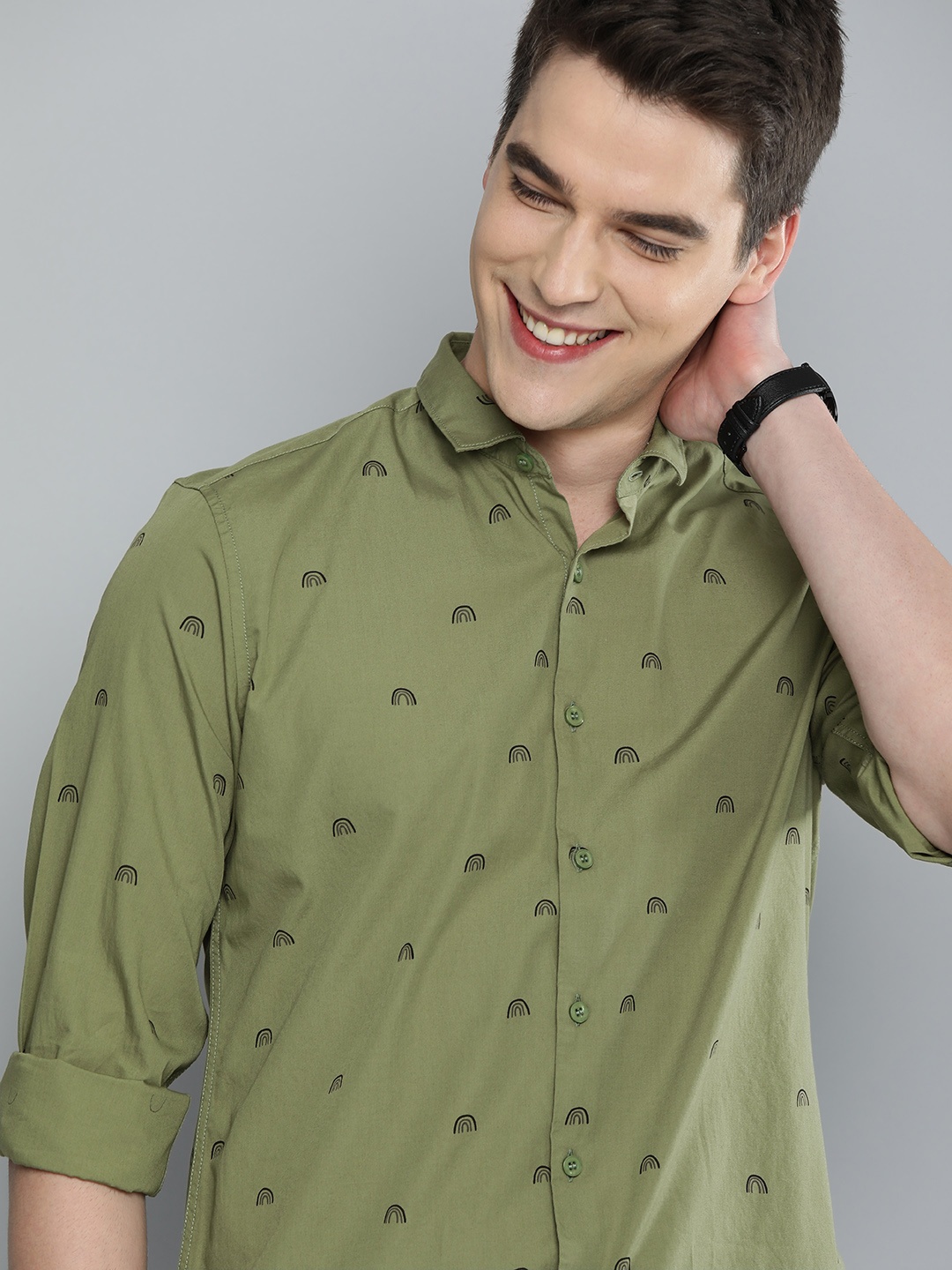 

Mast & Harbour Men Olive Green & Black Regular Fit Printed Casual Shirt