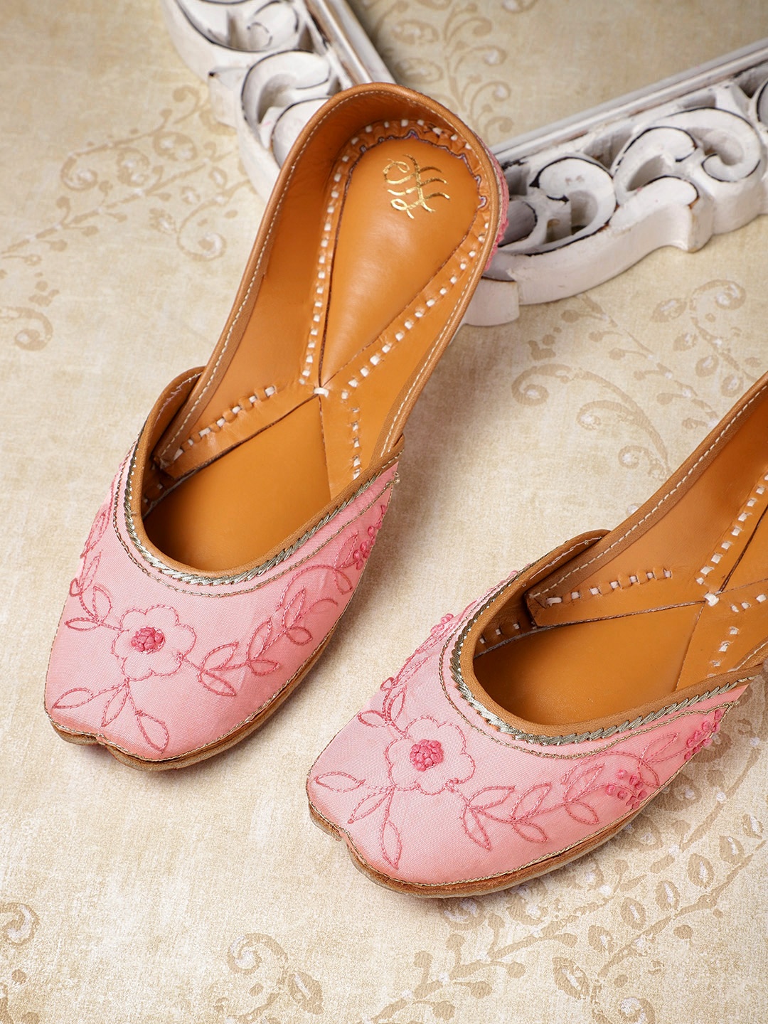 

House of Pataudi Women Pink Embroidered Leather Mojaris