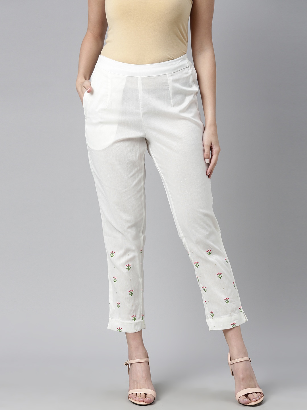 

Anouk Women Off White Floral Printed Regular Trousers
