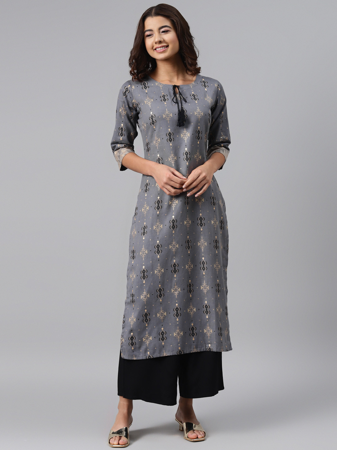 

Gerua Women Grey Ethnic Motifs Printed Keyhole Neck Kurta