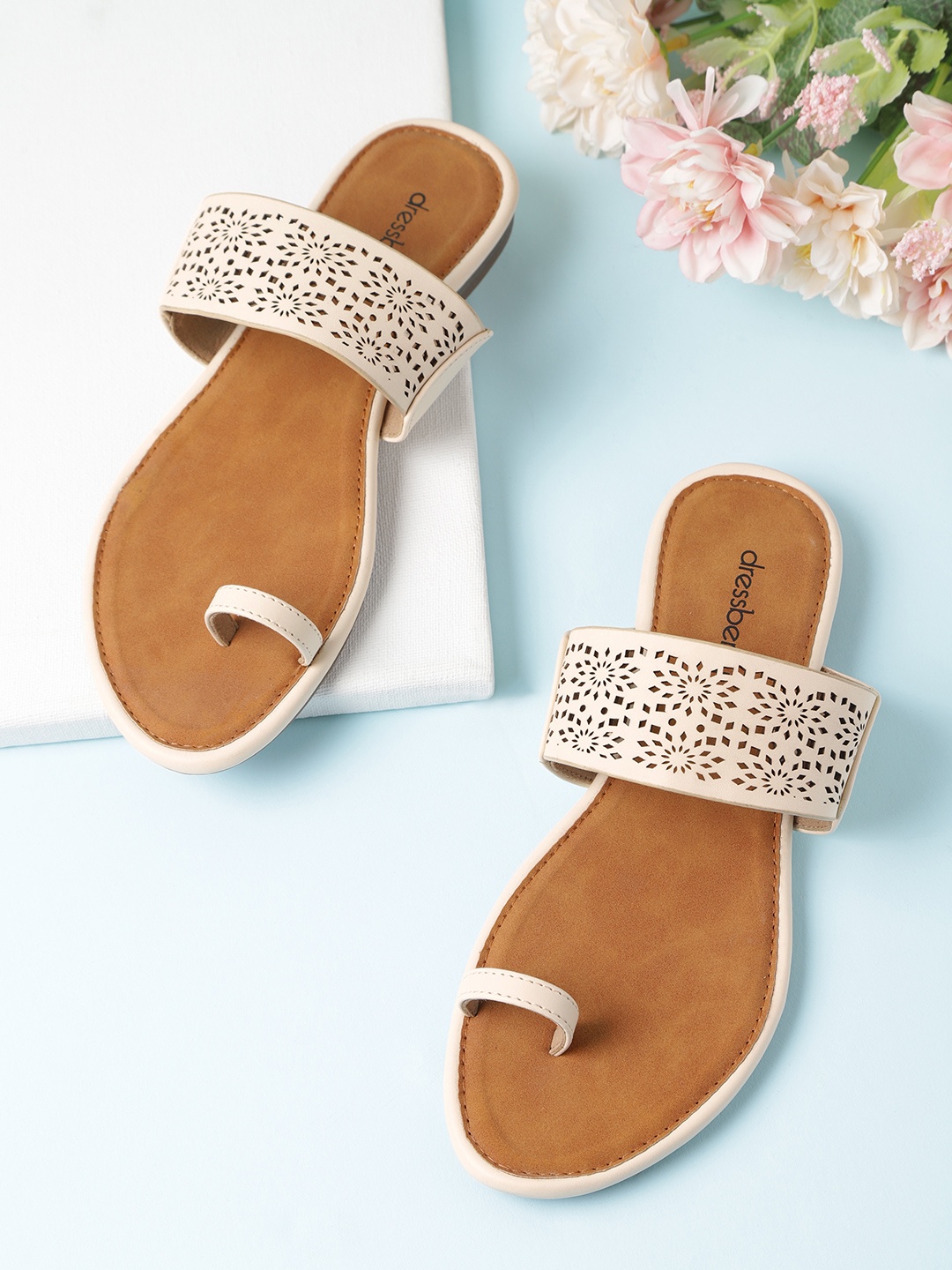 

DressBerry Women Off-White Laser Cut One Toe Flats