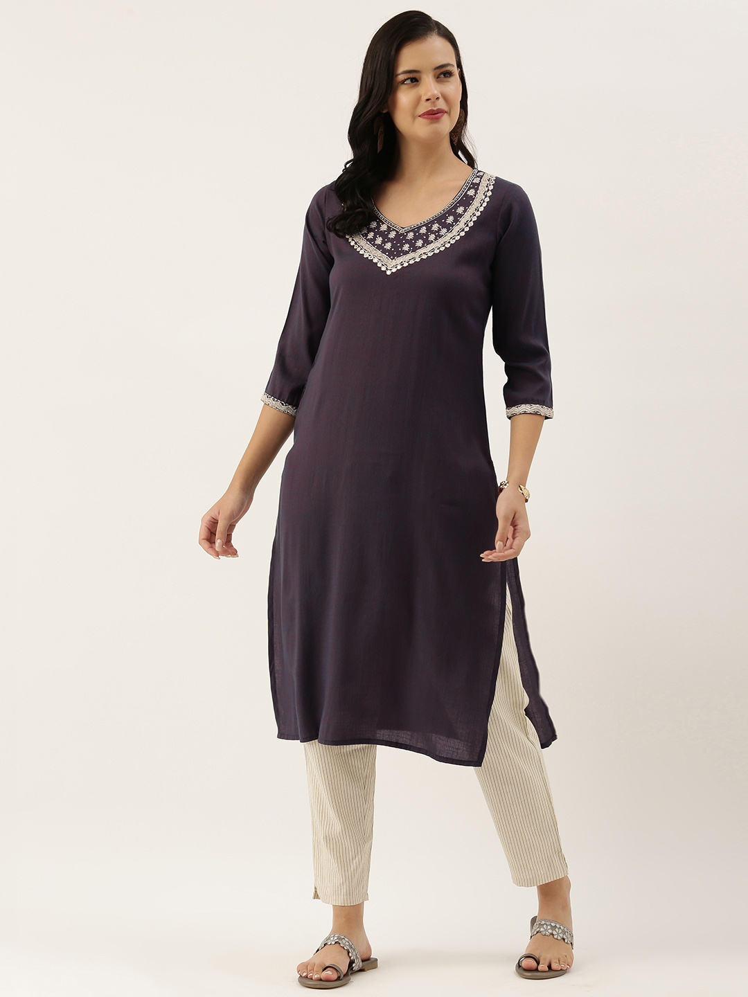 

AMUKTI Women Blue & White Ethnic Motifs Printed Kurta