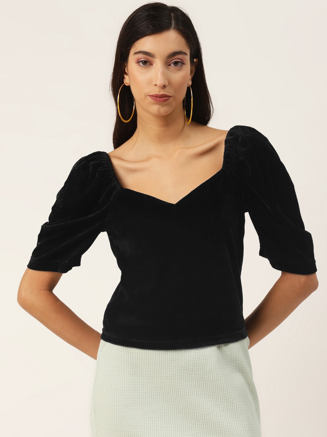 

Trend Arrest Women Black Sweetheart Neck Puff Sleeves Velvet Finish Regular Top