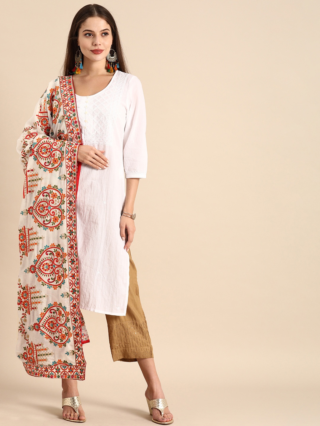 

VASTRANAND White & Gold-Toned Embroidered Dupatta