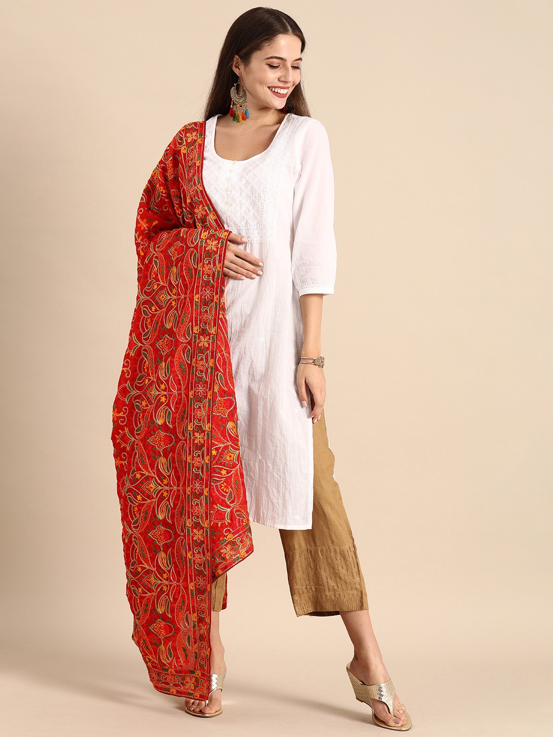 

VASTRANAND Red & Gold-Toned Embroidered Dupatta