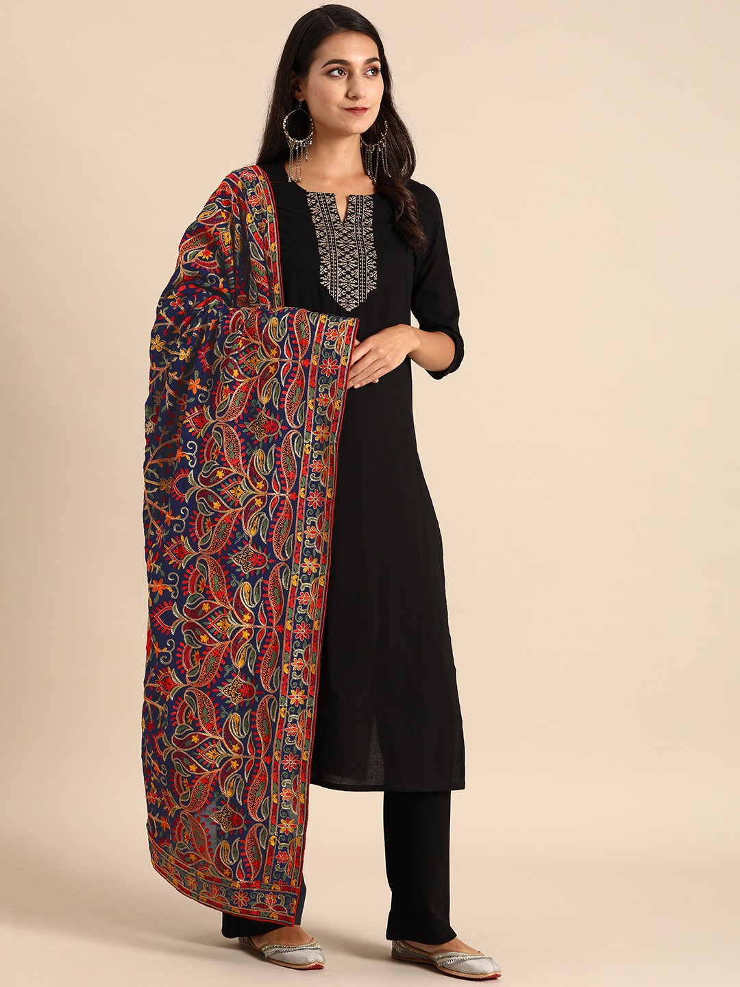

VASTRANAND Navy Blue & Red Embroidered Dupatta