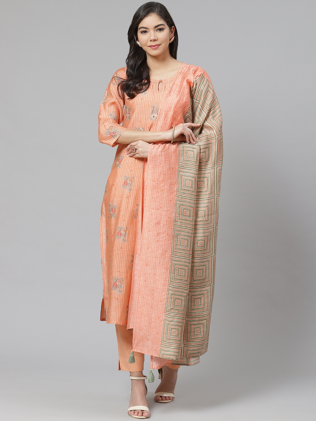 

PIROH Women Peach-Coloured & Green Printed Kurta with Trousers & Dupatta