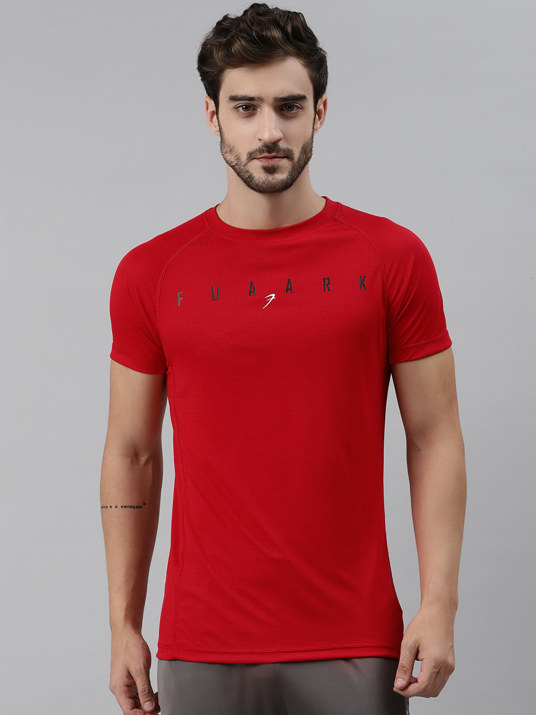 

FUAARK Men Red & Black Slim Fit Self-Checked Training T-shirt with Brand Logo Detail