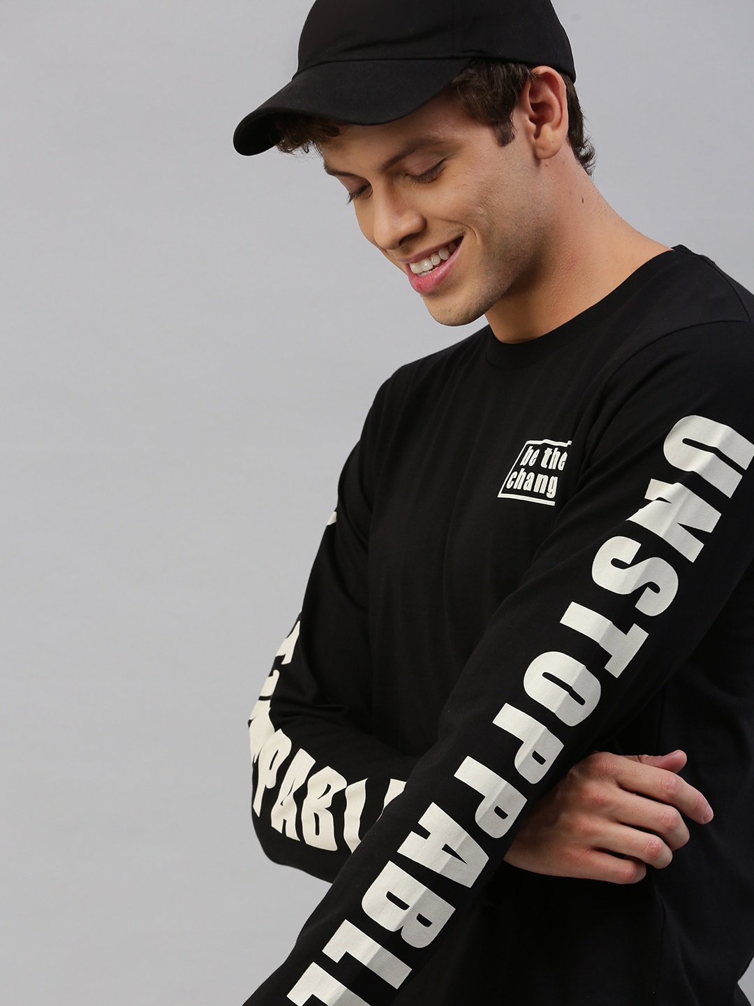 

HERENOW Men Black Printed Round Neck Pure Cotton T-shirt