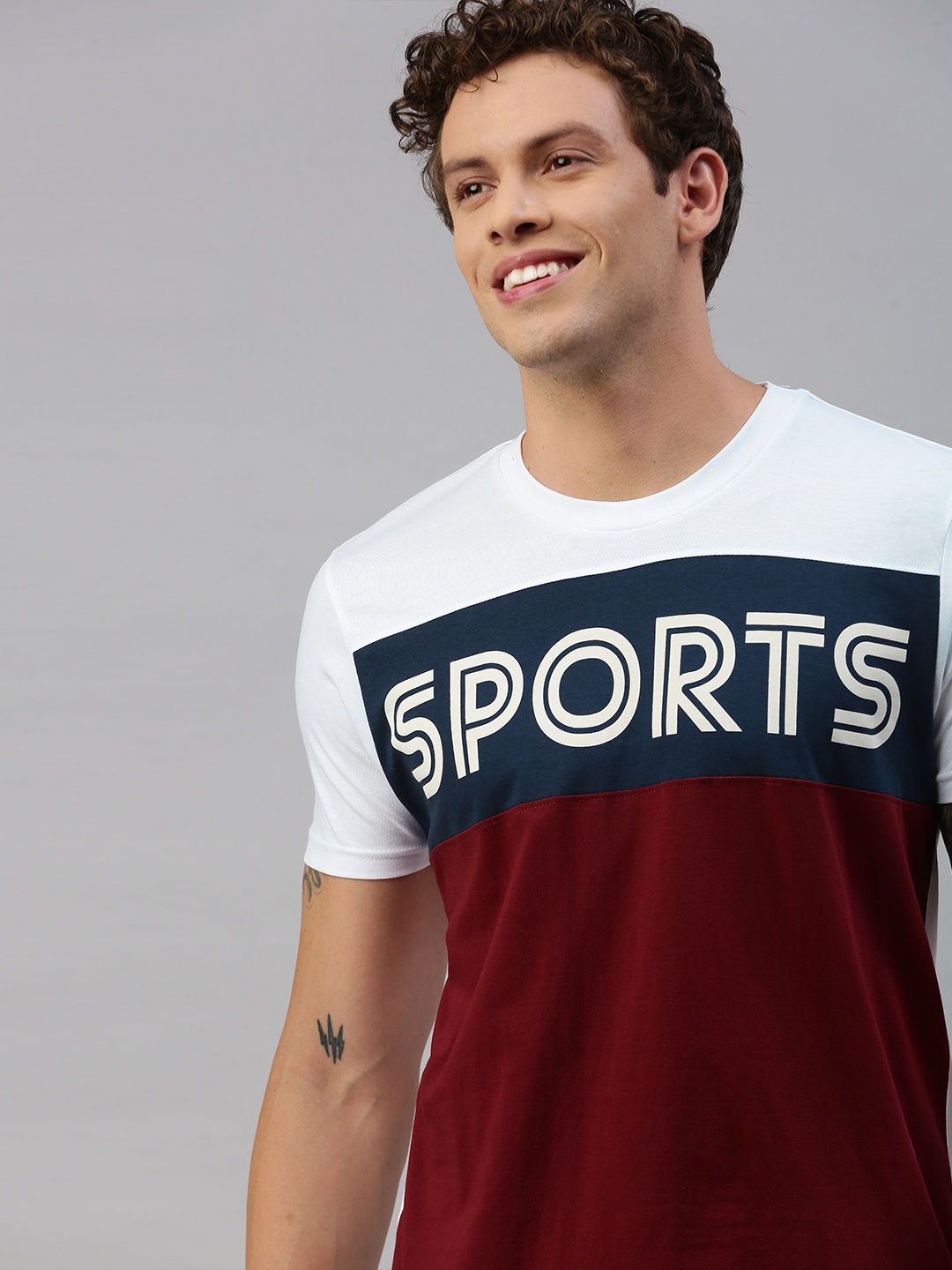 

HERENOW Men Maroon White Colourblocked Round Neck Pure Cotton T-shirt