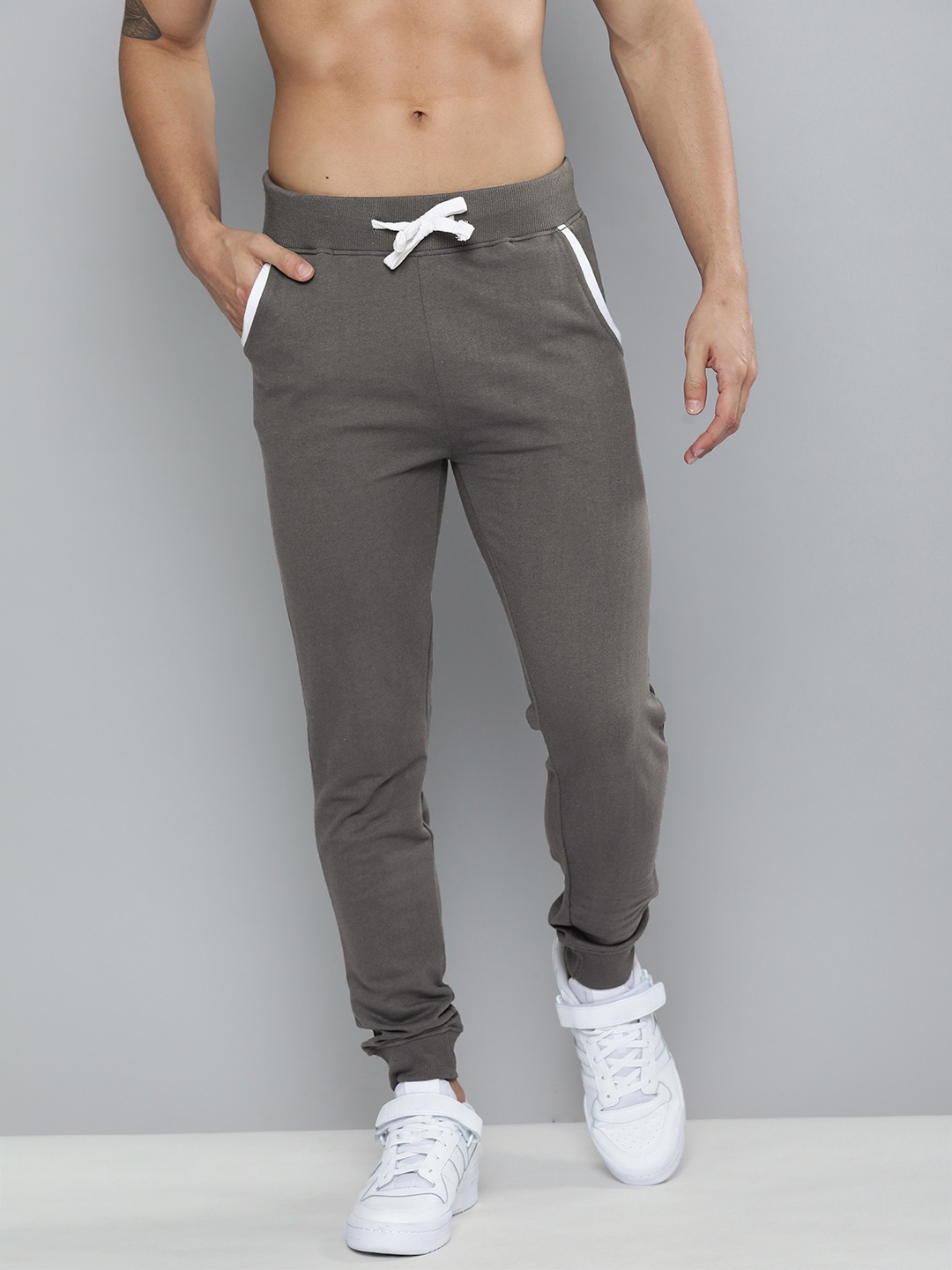 

Kook N Keech Men Grey Solid Joggers