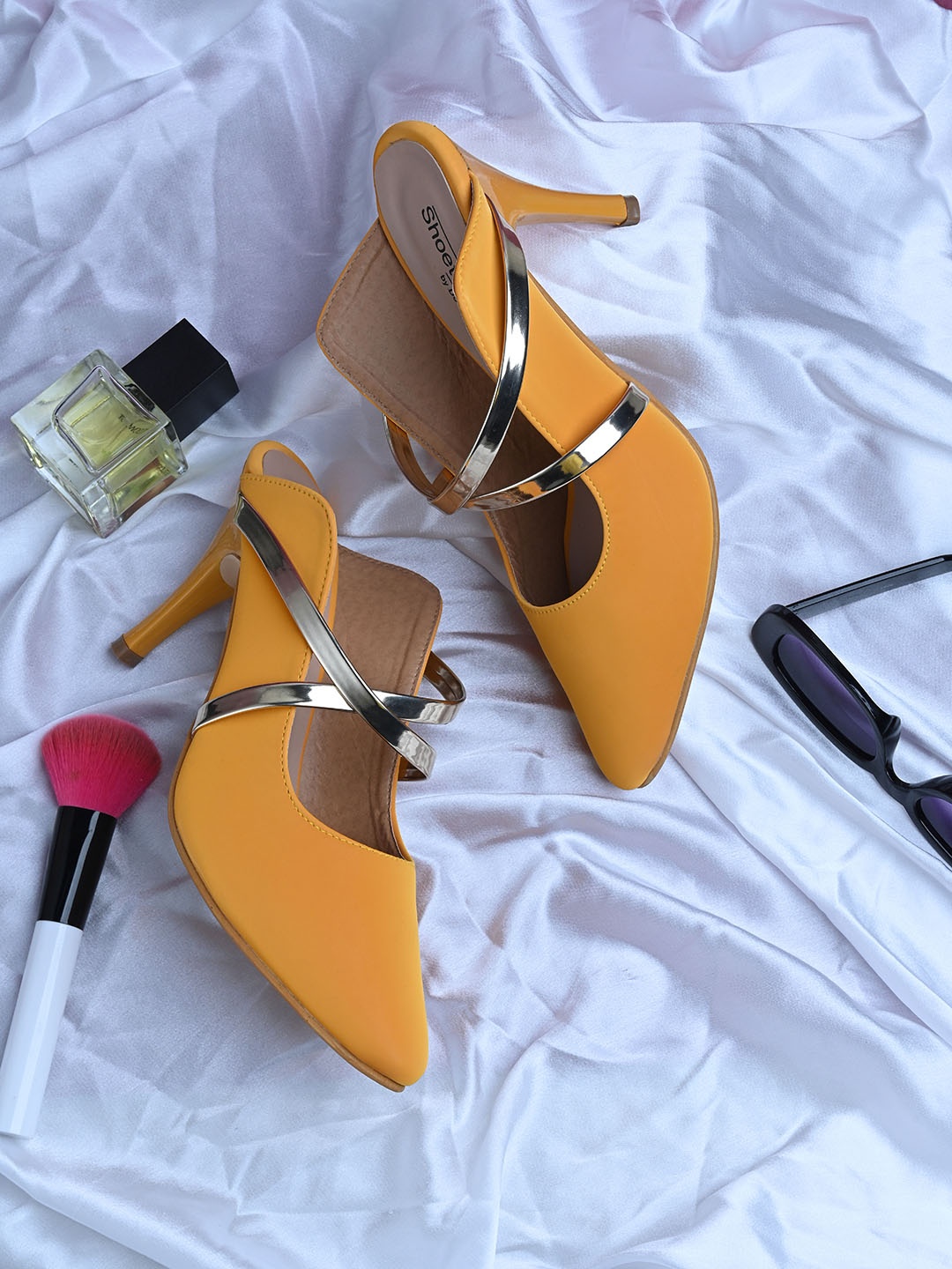 

Shoetopia Women Yellow Embellished Mules