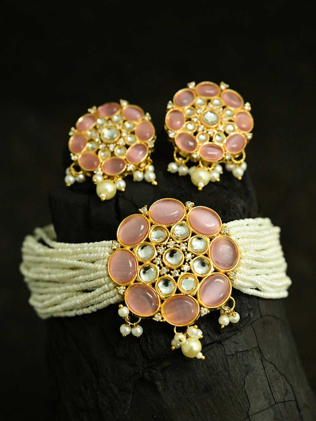 

justpeachy Off-White & Pink Gold-Plated Handcrafted Beaded Jewellery Set