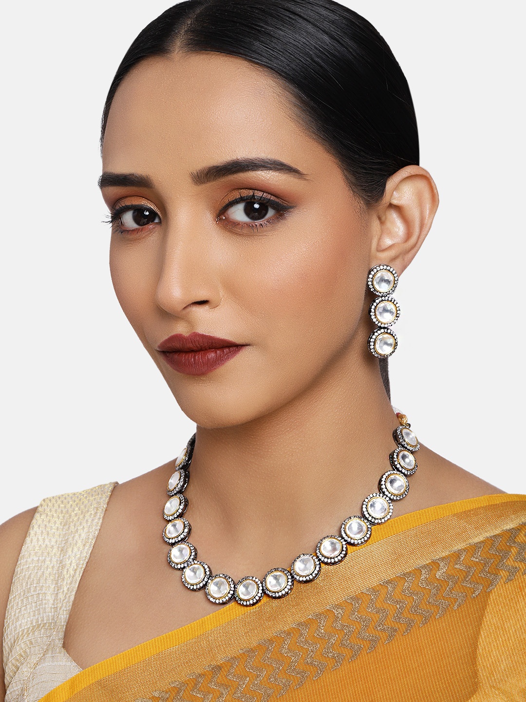 

justpeachy White Gold-Plated Kundan Jewellery Set