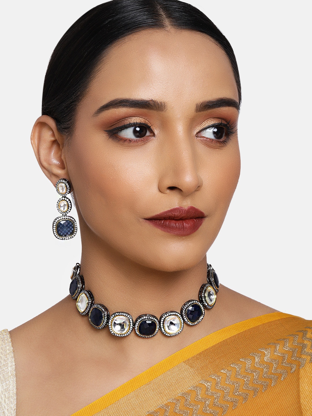 

justpeachy Navy Blue & White Gold-Plated Kundan Studded Necklace & Earring Jewellery Set