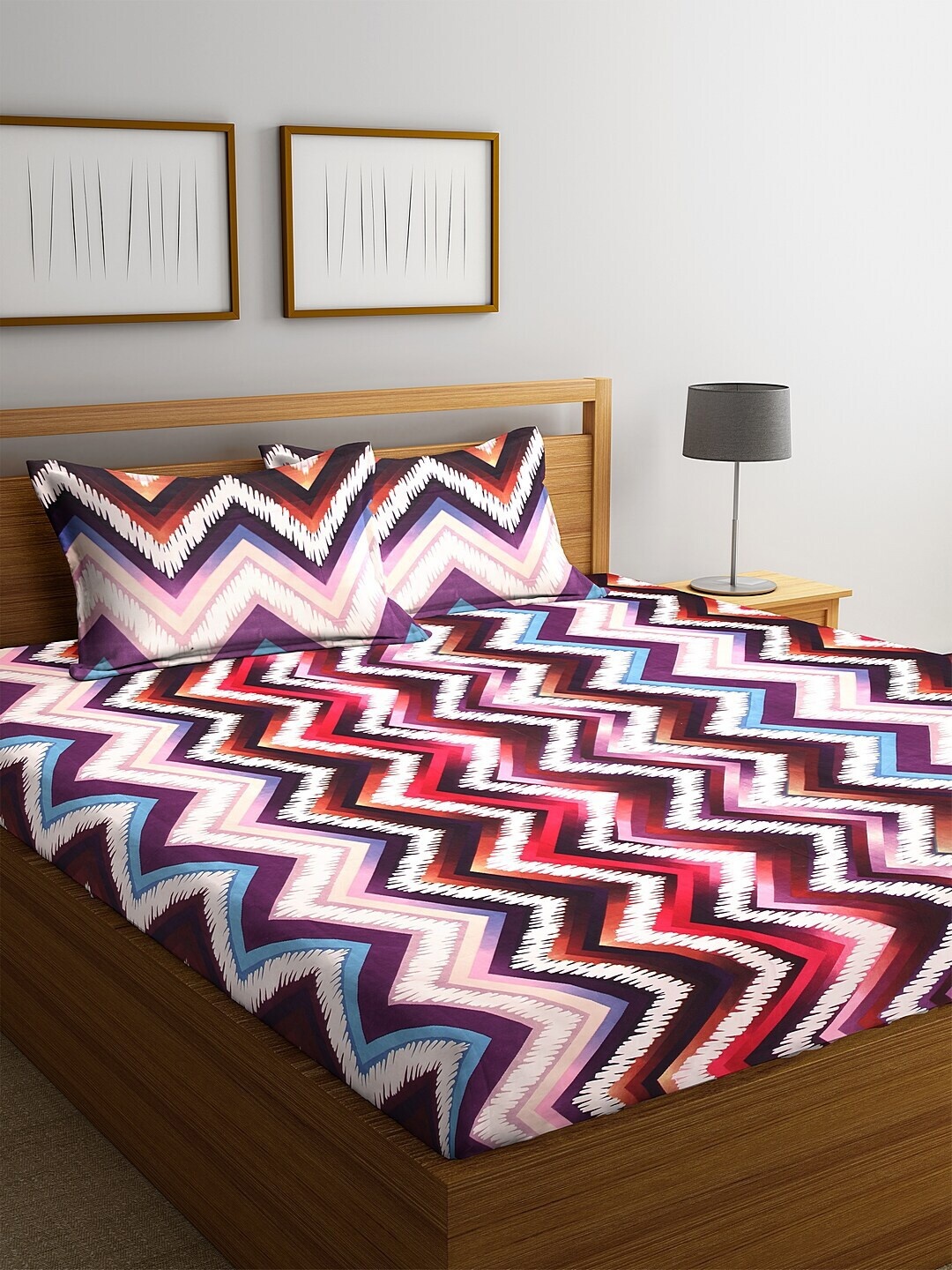

KLOTTHE Pink & Red Geometric 210 TC Polycotton 1 King Bedsheet with 2 Pillow Covers