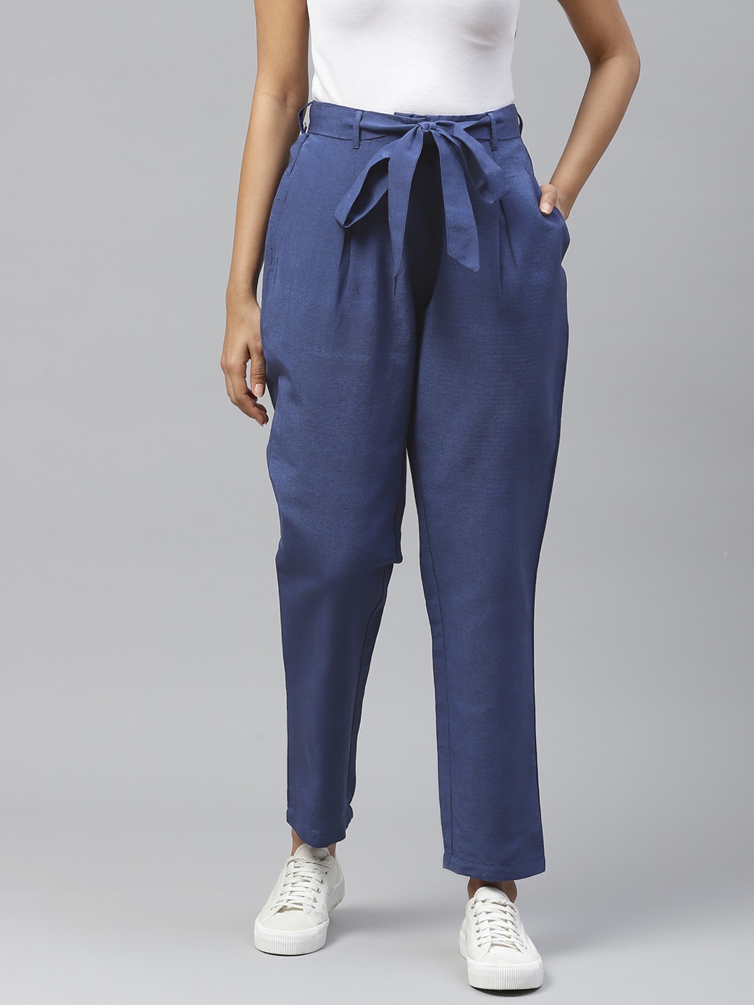 

Tulsattva Women Blue Relaxed Tapered Fit Solid Handloom Pure Cotton Peg Trousers