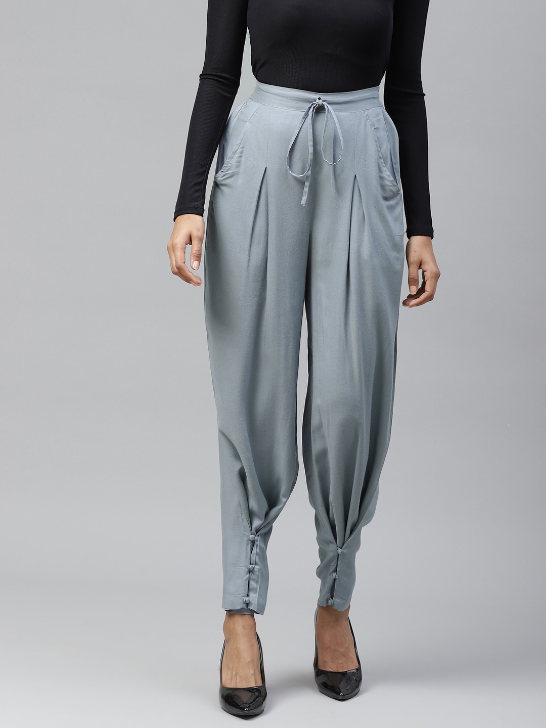 

Tulsattva Women Grey Relaxed Regular Fit Solid Trousers