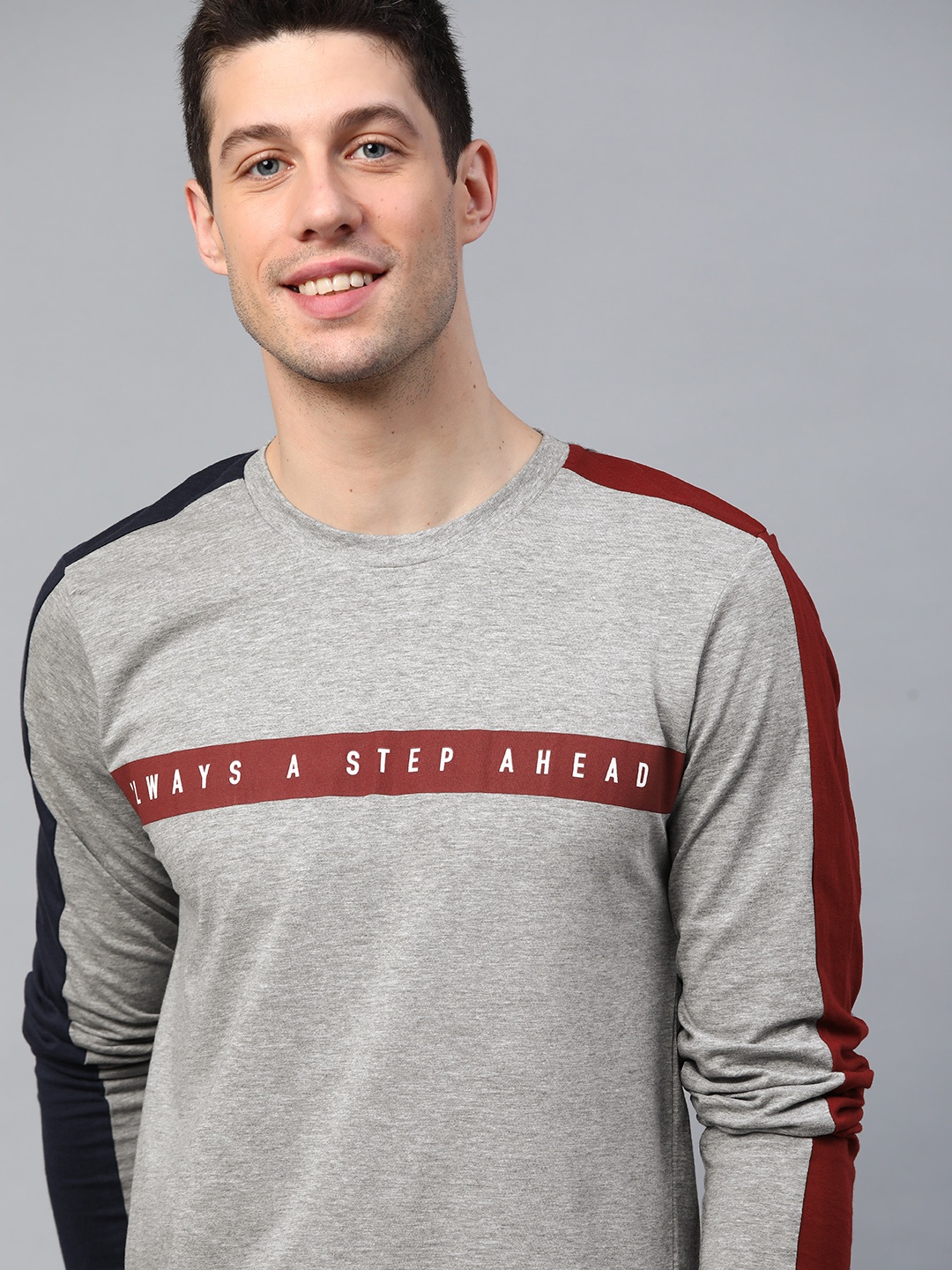 

HERE&NOW Men Grey Melange & Maroon Printed T-shirt