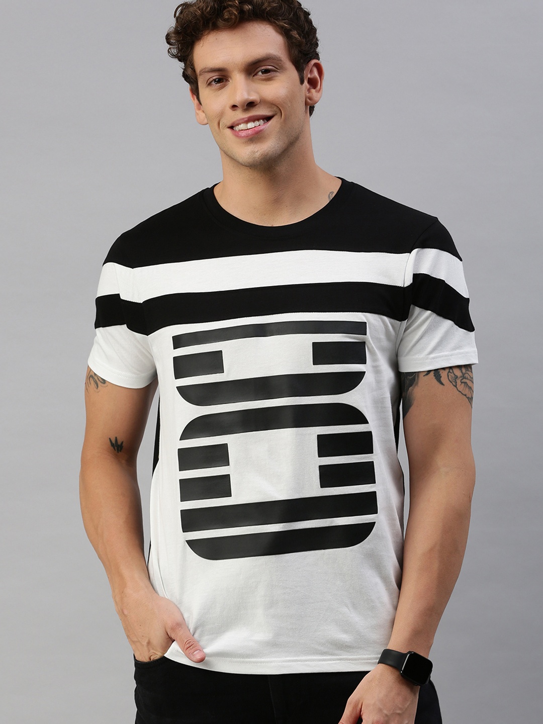

HERENOW Men Black Colourblocked Round Neck Pure Cotton T-shirt