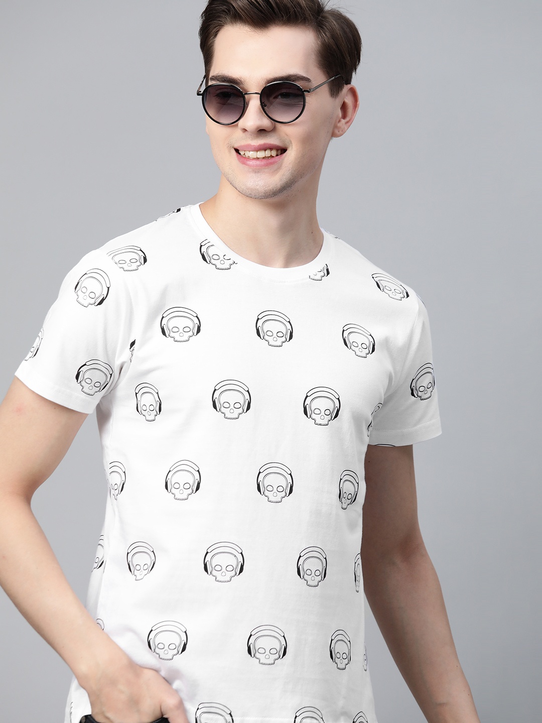 

HERE&NOW Men White & Black Pure Cotton Printed T-shirt