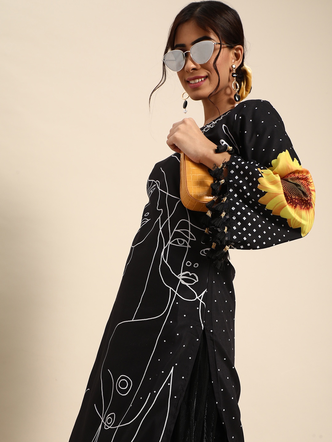 

Tikhi Imli Women Black & White Quirky Printed Flared Sleeves Straight Kurta