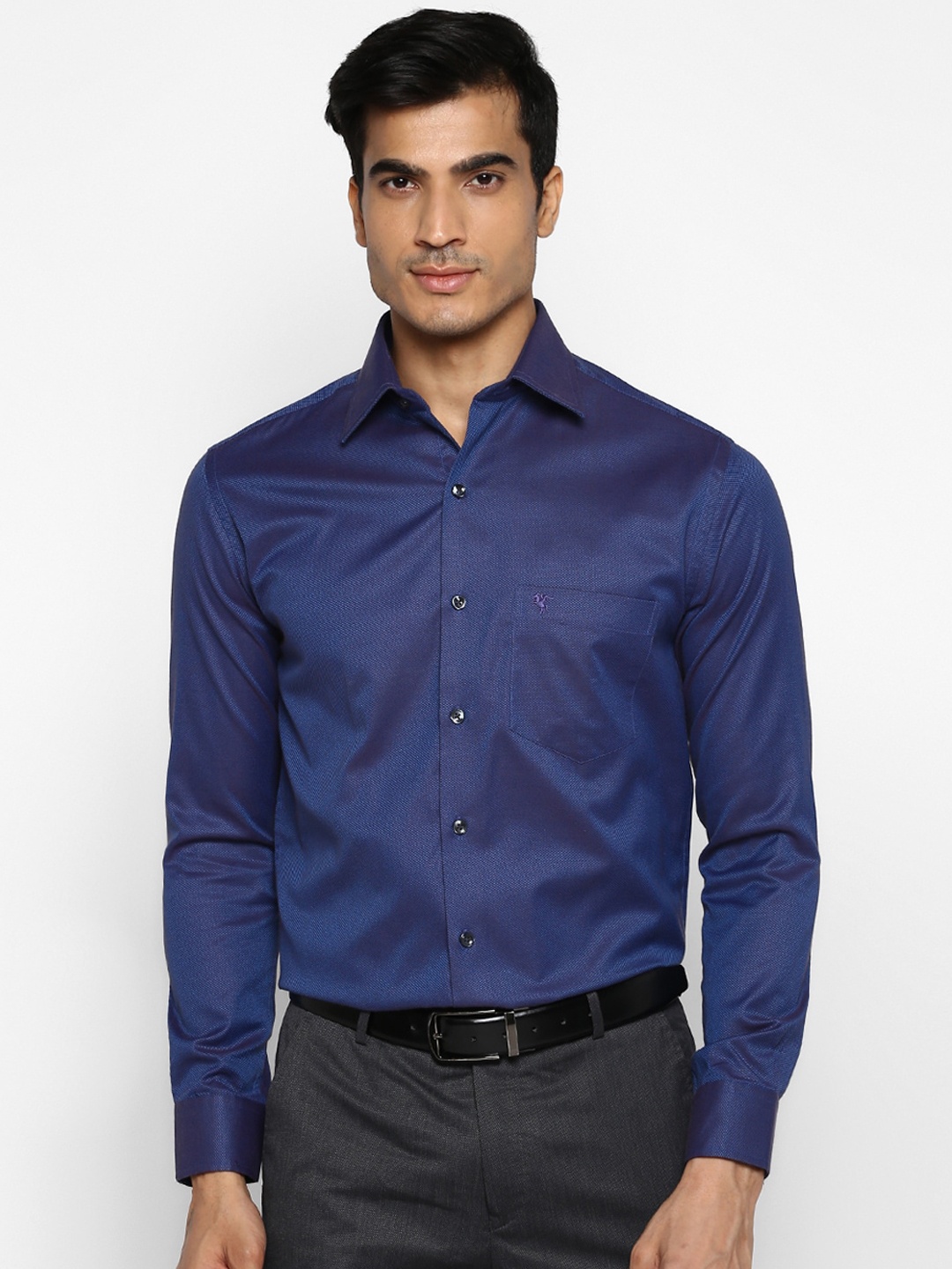 

Cantabil Men Blue Regular Fit Solid Casual Shirt