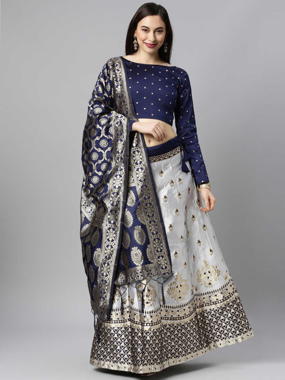 

DIVASTRI White & Navy Blue Semi-Stitched Lehenga & Unstitched Blouse With Dupatta