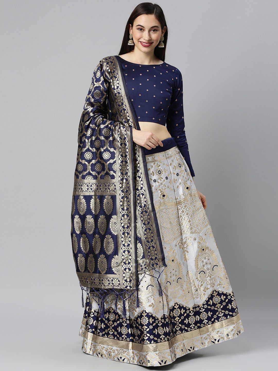 

DIVASTRI White & Gold-Toned Semi-Stitched Lehenga & Unstitched Blouse With Dupatta