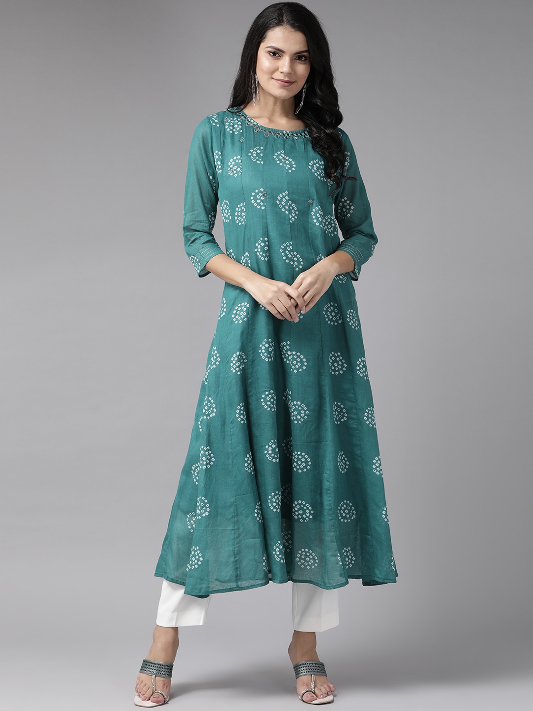 

Yufta Women Teal Green & Off-White Pure Cotton Bandhani Printed Anarkali Kurta