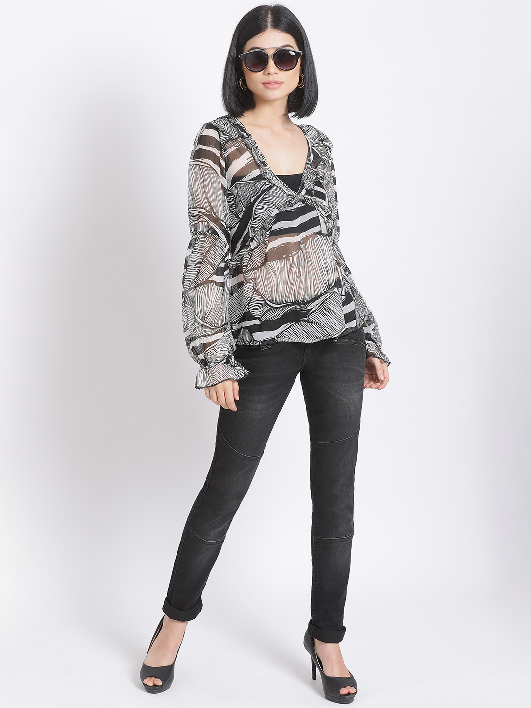 

Oxolloxo Black & White Printed Puff Sleeves Wrap Top